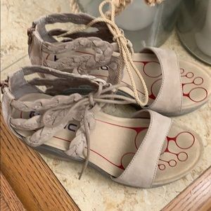 Women’s Bionica sandals size 7